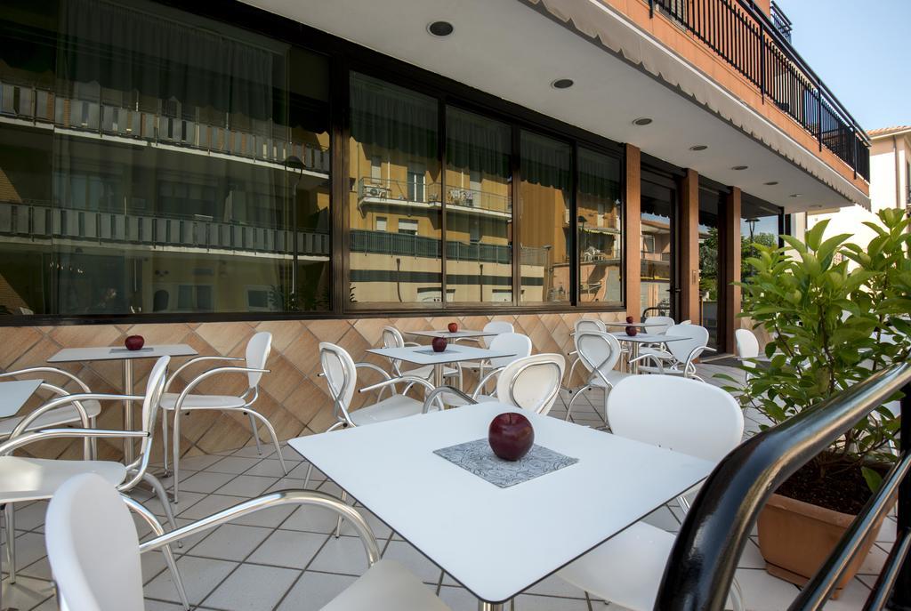Hotel Scarlet Rimini Dış mekan fotoğraf