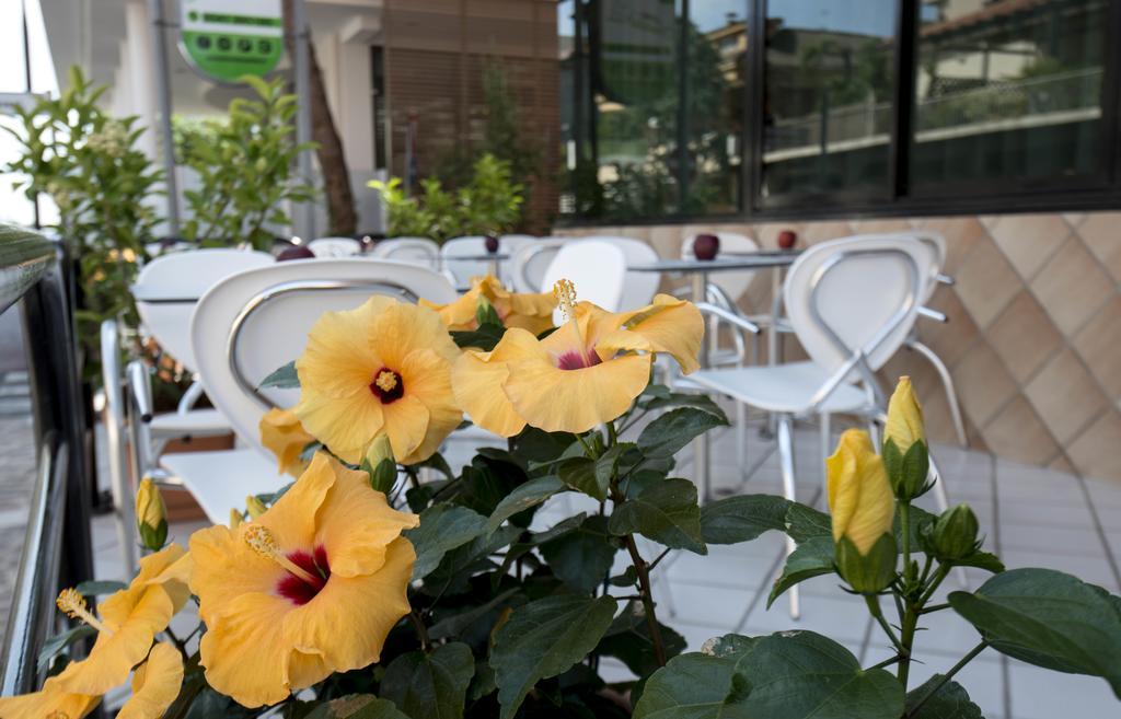 Hotel Scarlet Rimini Dış mekan fotoğraf