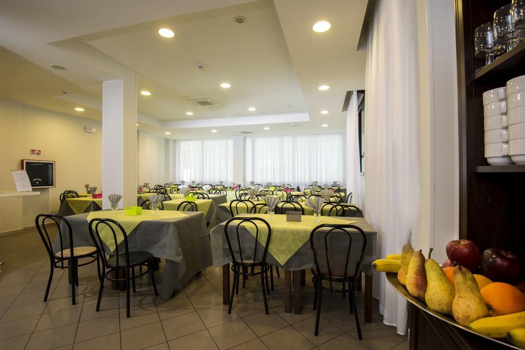 Hotel Scarlet Rimini Dış mekan fotoğraf